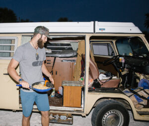 Daniel Norris, el millonario del béisbol que vive en una camper
