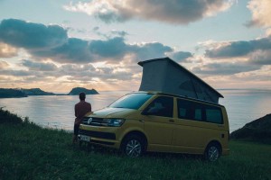 Aritz Aranburu, a la caza de olas en camper.
