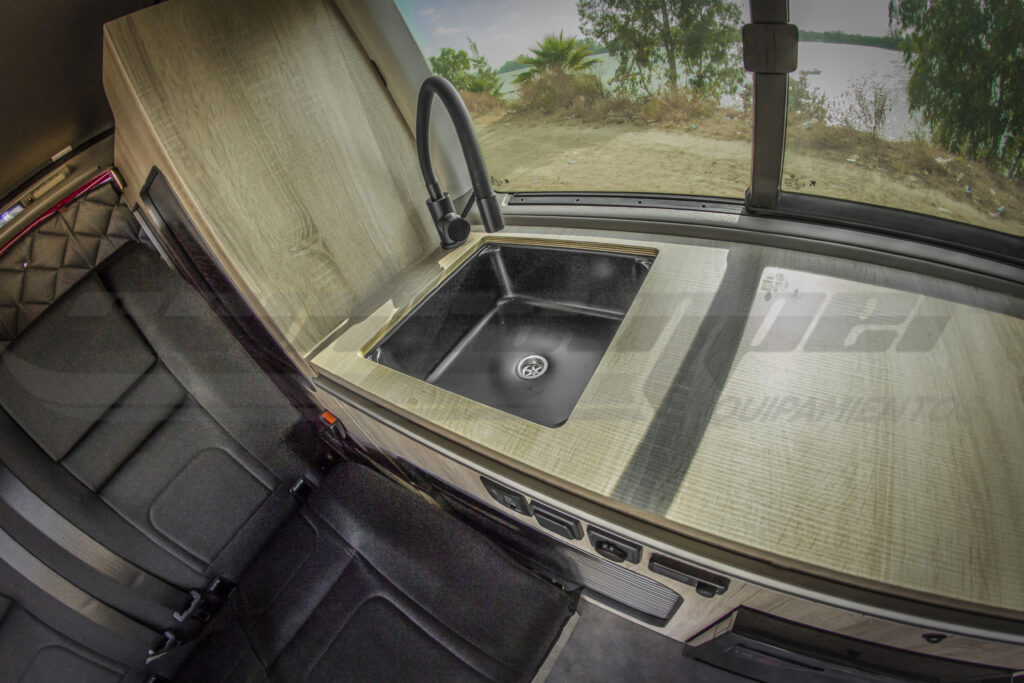cocina camper Volkswagen Caravelle T6 batalla corta