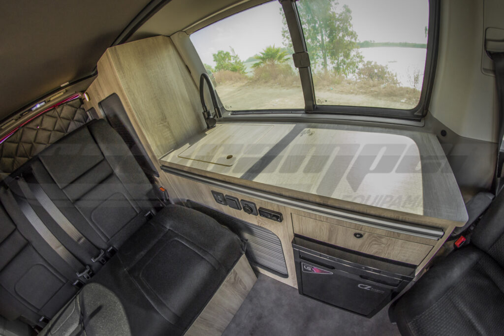 cocina camper Volkswagen Caravelle T6 batalla corta