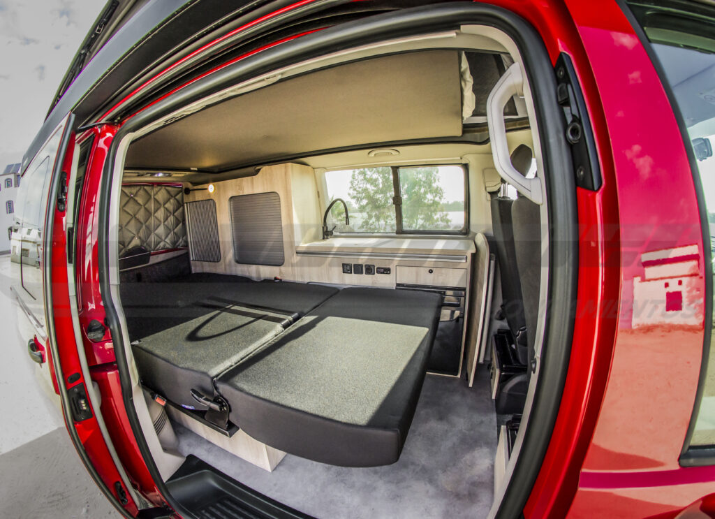 zona interior camper Volkswagen Caravelle T6 batalla corta