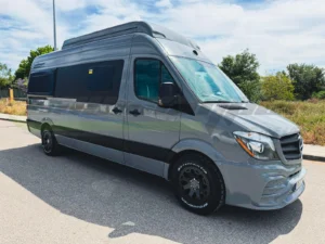Lee más sobre el artículo Camperización MB Sprinter 6.90mts techo alto